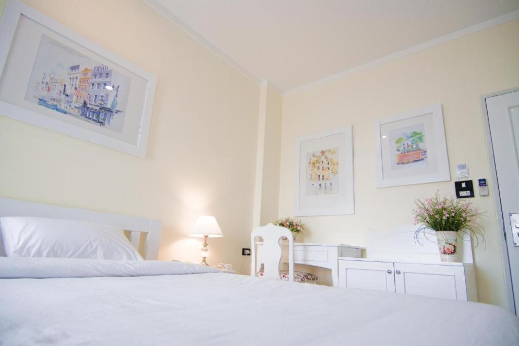 Boonsiri Boutique Hotel Sisaket Esterno foto